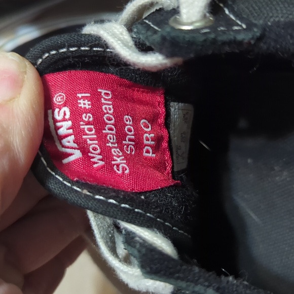 Vans Old Skool Pro skate shoes in a black and white colorway with suede & canvas - Picture 7 of 12